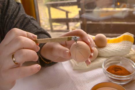 šaranje jaja voskom