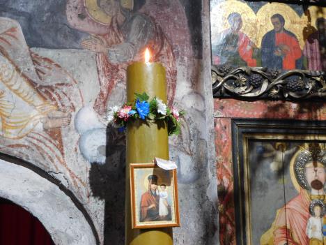 TRONOŠA - Upaljene.JPG