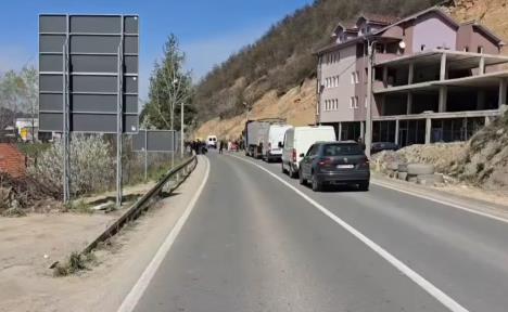 Policijski uviđaj na mestu saobraćajne nesreće kod Novog Pazara u kojoj je nastradala 16-godišnja devojčica na električnom trotinetu.