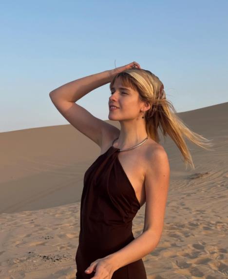 Iva Mićanović, starija ćerka Dragana Mićanovića i Ane Sofrenović