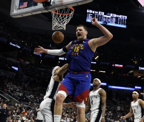 Nikola Jokić protiv San Antonio Sparsa