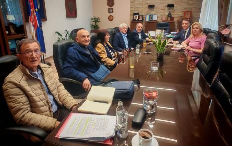 Sastanak u GU Kruševca sa rukovodstvima udruženja penzionera.jpg