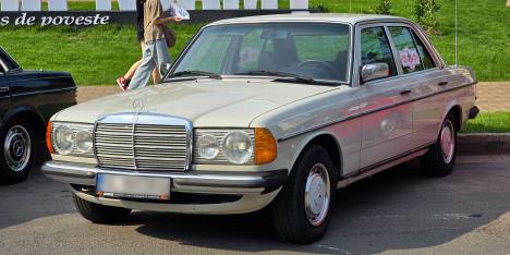 Mercedes W123 200D