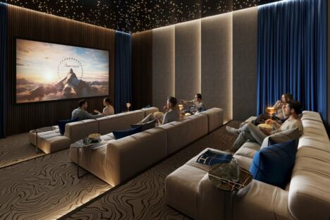 4.Bioskop film sa ljudima.jpg