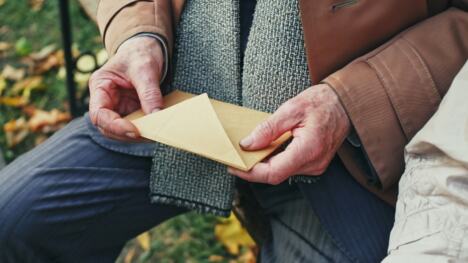 koverta otvaranje koverte