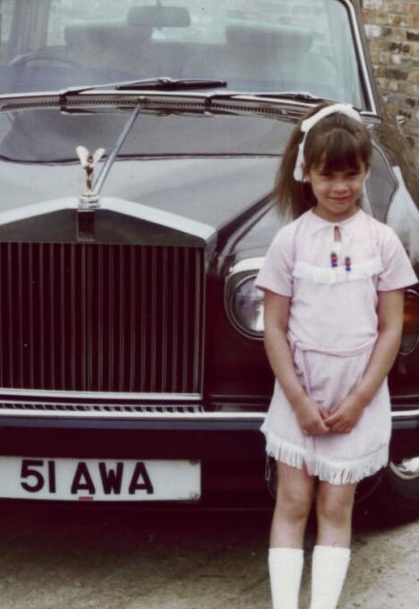 Viktorija Bekam pored rols-rojsa