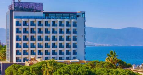 Naslovna Signature Blue.jpg