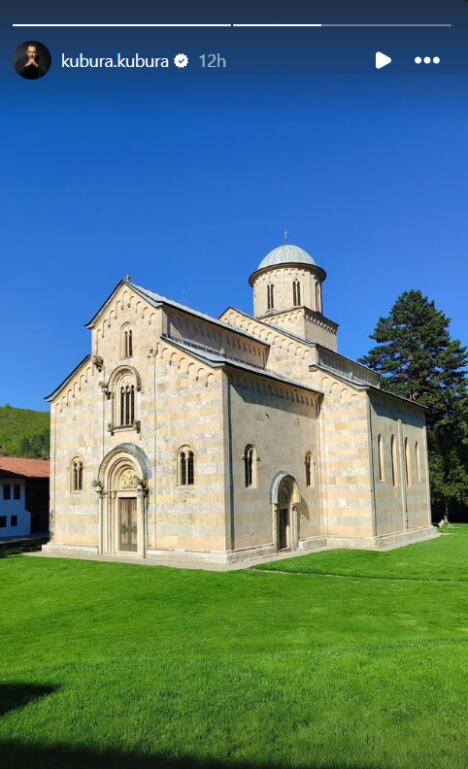 Aleksandar Srećković Kubura objavio fotografiju iz manastira Visoki Dečani na Kosovu i Metohiji.