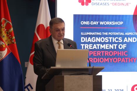 prof. dr Milovan Bojić na simpozijumu u Institutu Dedinje