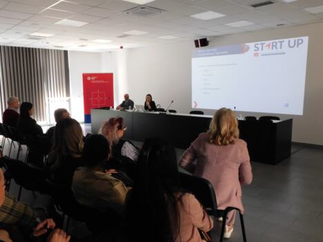 LOZNICA -Predstavljanje programa.JPG