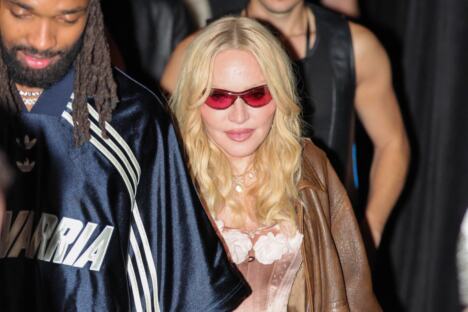 Madona sa dečkom u gej klubu