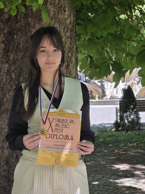 Joana Kažić iz Kotora osvojila prvo mesto na Sirmium Music Fest-u