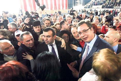aleksandar-vucic-pinki-zemun-penzije.jpg