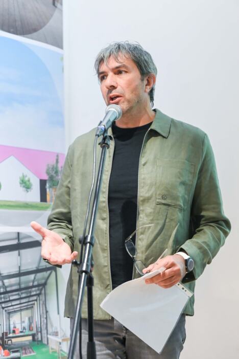 Zoran Abadić, izložba Isijavanje – otkrivene pojavnosti