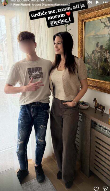 Nina Radulović objavila selfi sa sinom Lavom