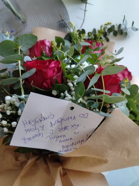 Buket cveća za najbolju babicu Biljanu