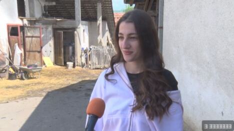 Dok mladi odlaze iz sela, Veljko (21) sa suprugom Tijanom ostao na dedovini U Ka - 11.05.2026 (3).jpg