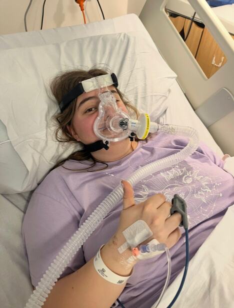 Abi Smit, mlada žena koja je prošla kroz lečenje akutnog limfoblastnog limfoma