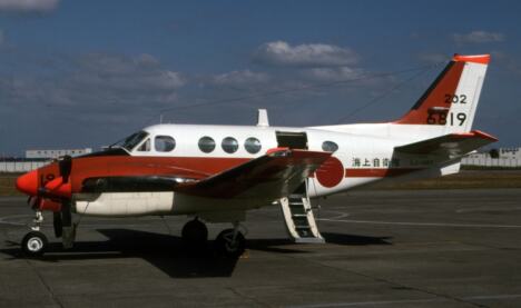 Japanische Marine JMSDF Beechcraft TC-90 King Air japanski avion
