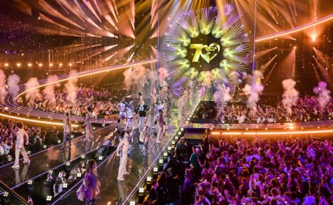 Verka Serdjučka nastupa u revijalnom delu finala Evrovizije 2026