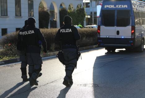 intalijanska policija.jpg