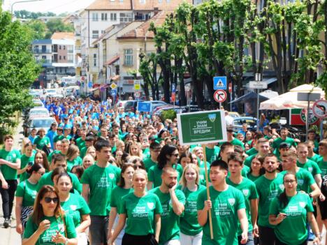 LOZNICA - Defile.JPG