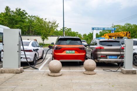 Kineski električni automobil
