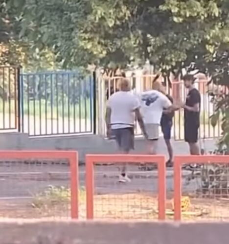 Dvojica odraslih muškaraca napala su tinejdžere u Rakovici.