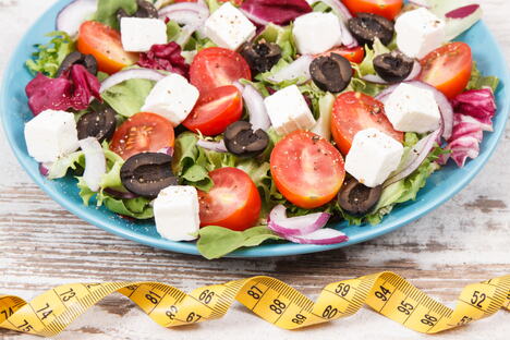 salata, paradjz, sir, masline, luk, zelena salata