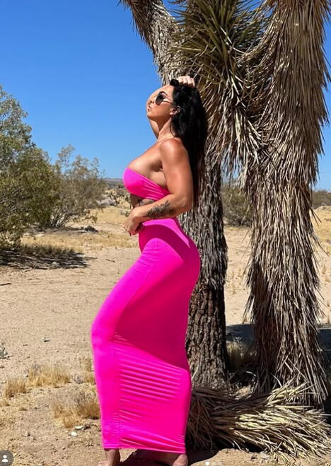 Kortni Tilija - bila učiteljica a sad snima za OnlyFans