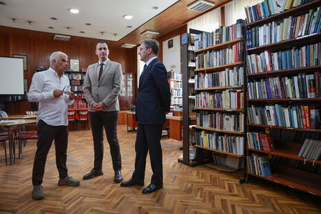 Ministar kulture Nikola Selaković i predsednik Opštine Ljig Milomir Starčević  (5).jpg