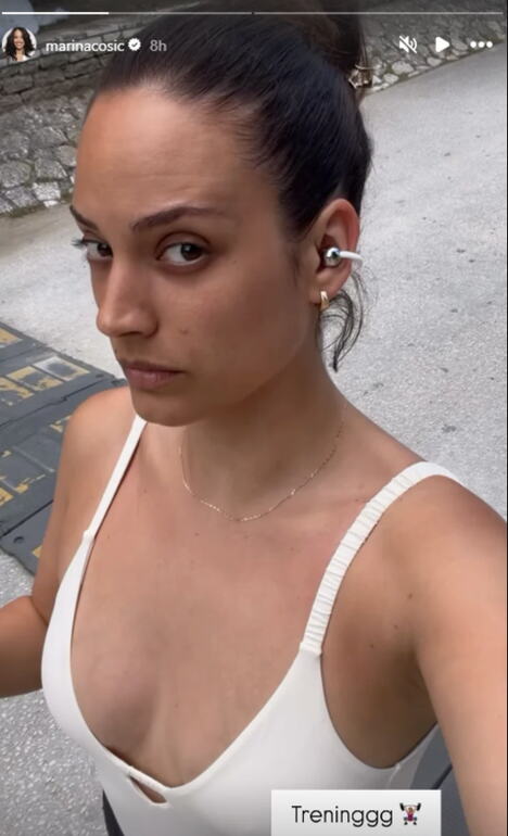 Marina Ćosić tokom treninga na otvorenom u sportskom izdanju bez šminke.jpg