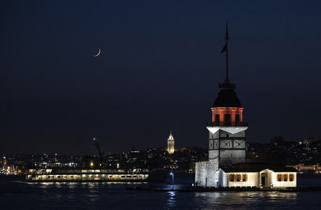 Devojačka kula i Galata kula u daljini