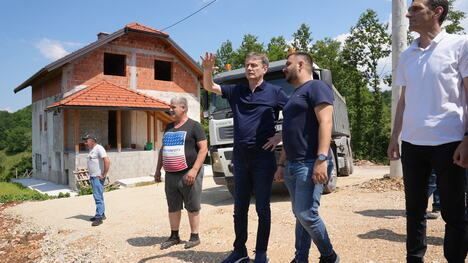 uzice-asfaltiranje-selo-gajevi-fotorina4122.JPG