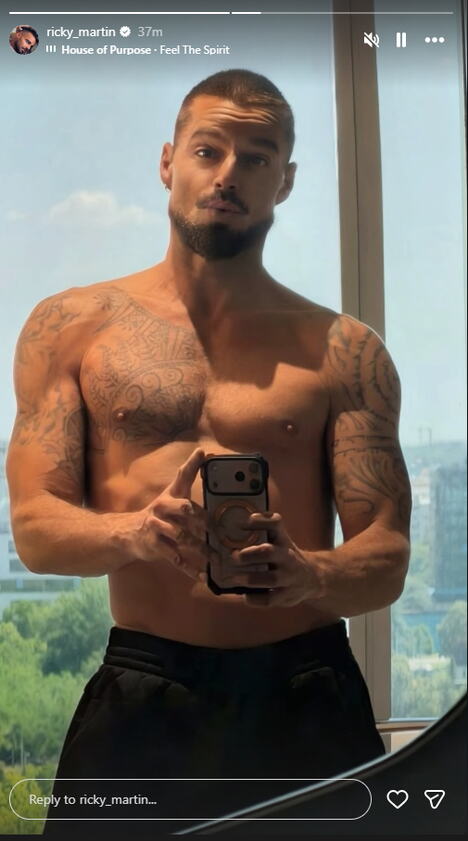 Riki Martin napravio selfi bez majice uoči koncerta u Beogradu