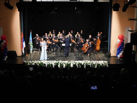 LOZNICA - U Vukovom domu kulture.JPG