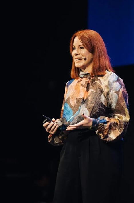 Victoria Loomes.JPG