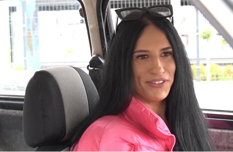 Jelena Despotović iz Trstenika sa roze „jugom“ ukrašenim detaljima inspirisanim Barbikom (8).PNG