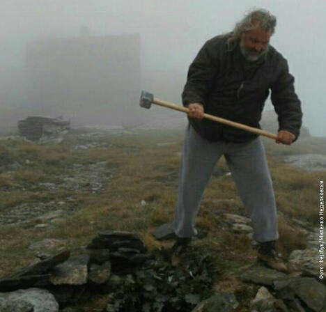 0602Unistavanje nelegalnog spomenika 2026. godine.jpg