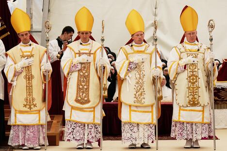 Bishop Michael Goldade01 AP Baz Ratner.jpg