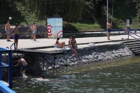 Gradska plaža.jpg