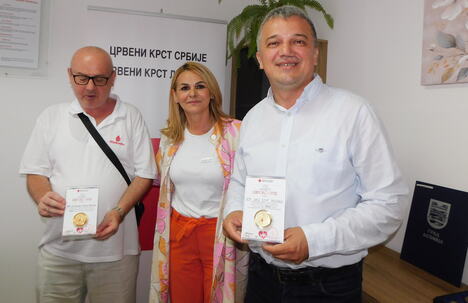 LOZNICA - Dobitnici Širokog srca.JPG