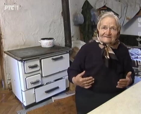 Radmila Krsmanović sedi kraj Smederevca