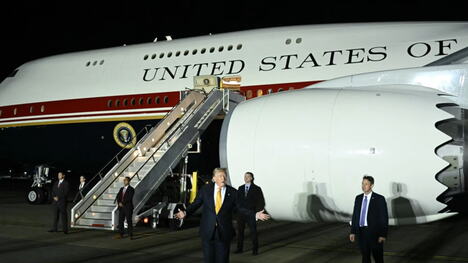 Donald Tramp avion predsednički avion.jpg