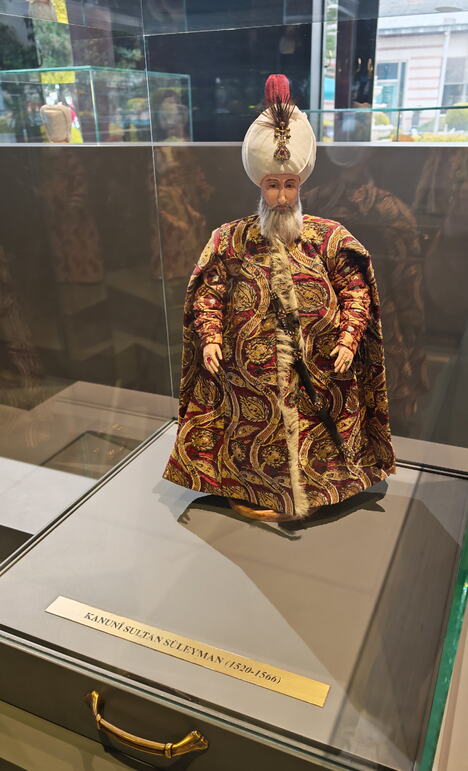 Sultan Sulejman I, voštana figura u Muzeju sultanija u Istanbulu