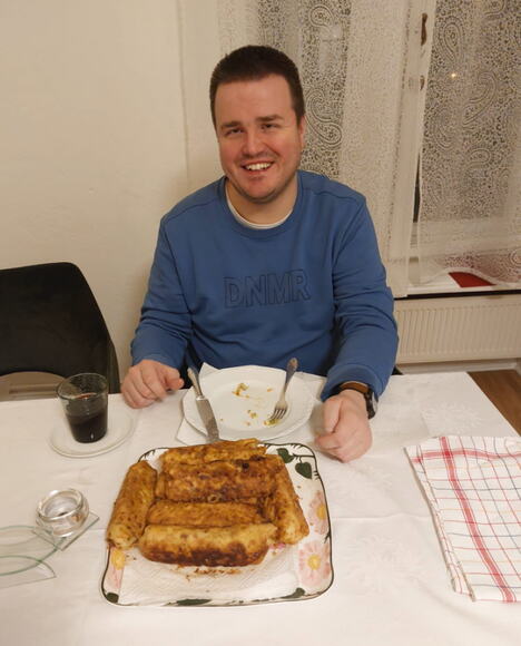 Senad Mrkaljević iz Brčkog katolički sveštenik (2).PNG