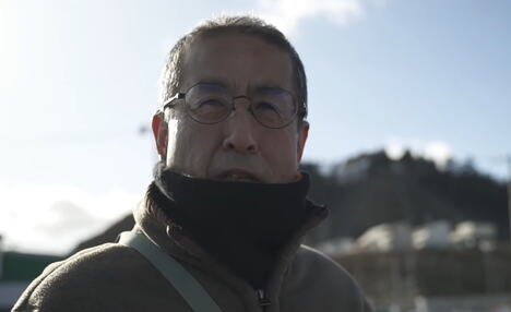 Jasuo Takamacu u traži tragove supruge Juko, nestale u cunamiju u Japanu (1).PNG
