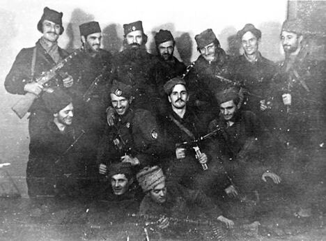 Kalabić_sa_oficirima_OZNE.jpg