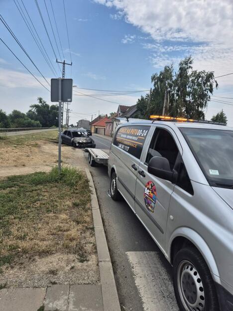 Zapaljen Automobil Sremska Mitrovica (2).jpeg