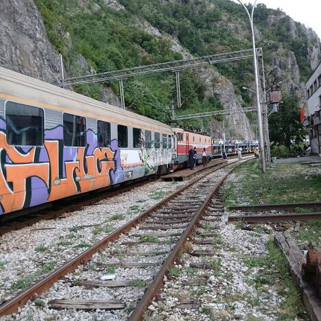 Morača-voz-zaustavljen-grom-fotorina.jpg